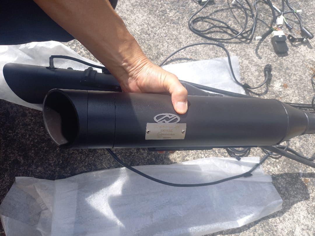 HHHハーレーソフテイルM8マフラー