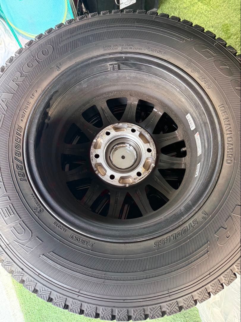 美品　ハイエーススタッドレスタイヤホイールセット195/80R15