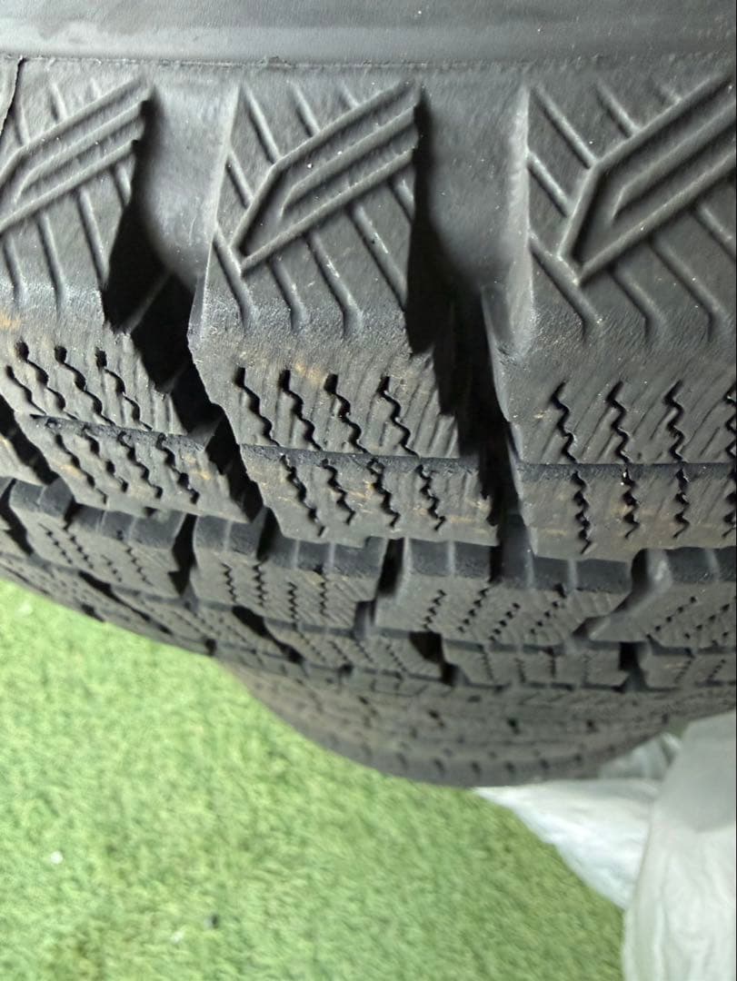 美品　ハイエーススタッドレスタイヤホイールセット195/80R15