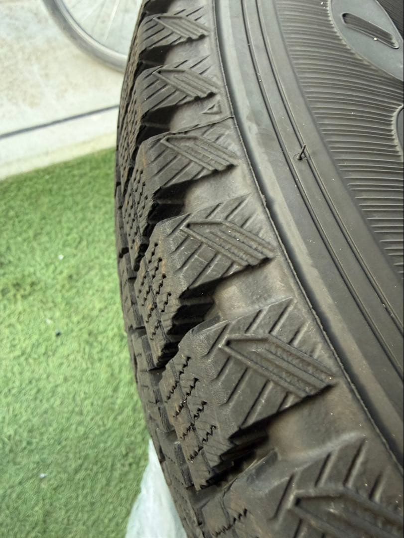 美品　ハイエーススタッドレスタイヤホイールセット195/80R15