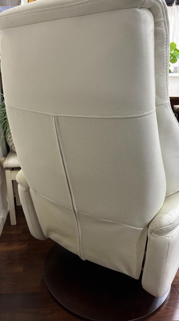 IDC大塚電動リクライニングルージアホワイトKD SD-455B美品バッテリー付