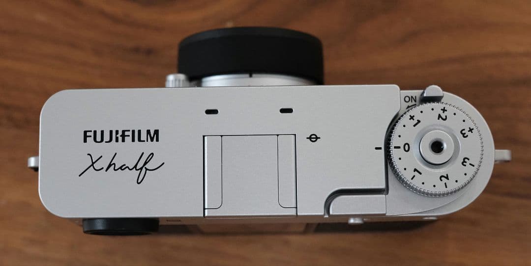 美品　富士フイルム　Fujifilm X-half シルバー　X-HF1