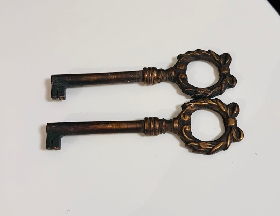 アンティーク調鍵付きチェスト/ホワイト/萩原株式会社/RCH-1581