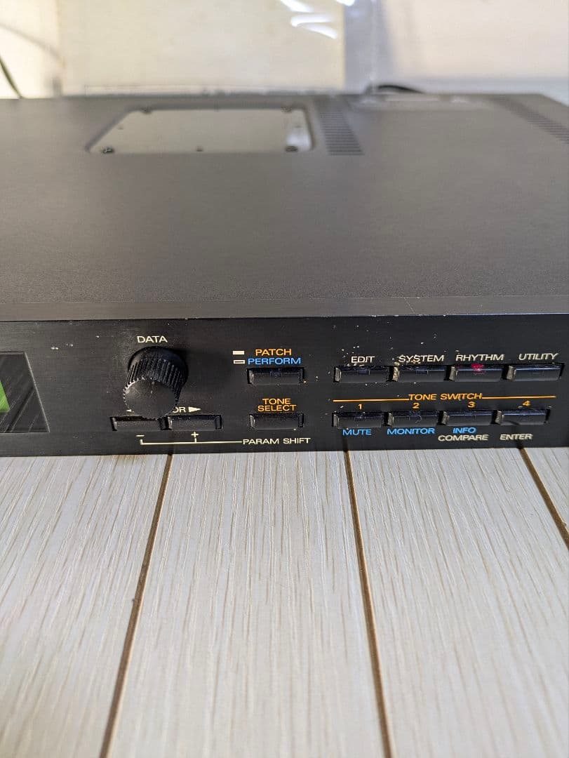 Roland　JV-880　シンセサイザ　モジュール　取扱説明書付き