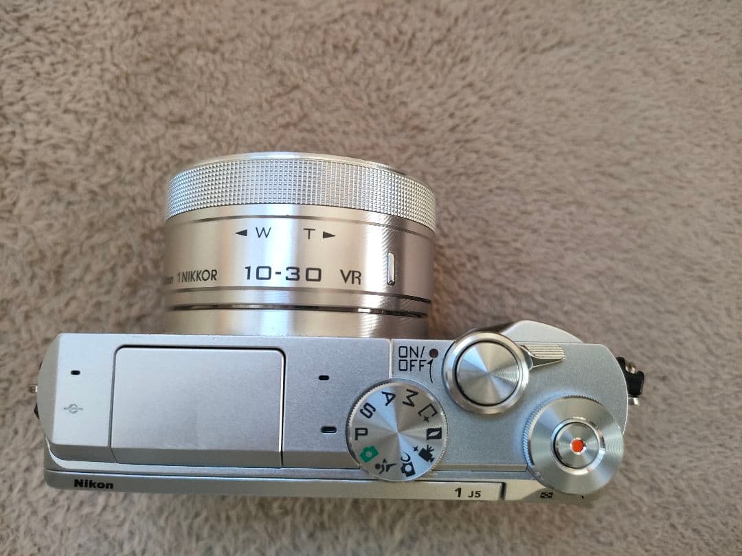 デジタルカメラ Nikon NIKON 1 J5 SILVER