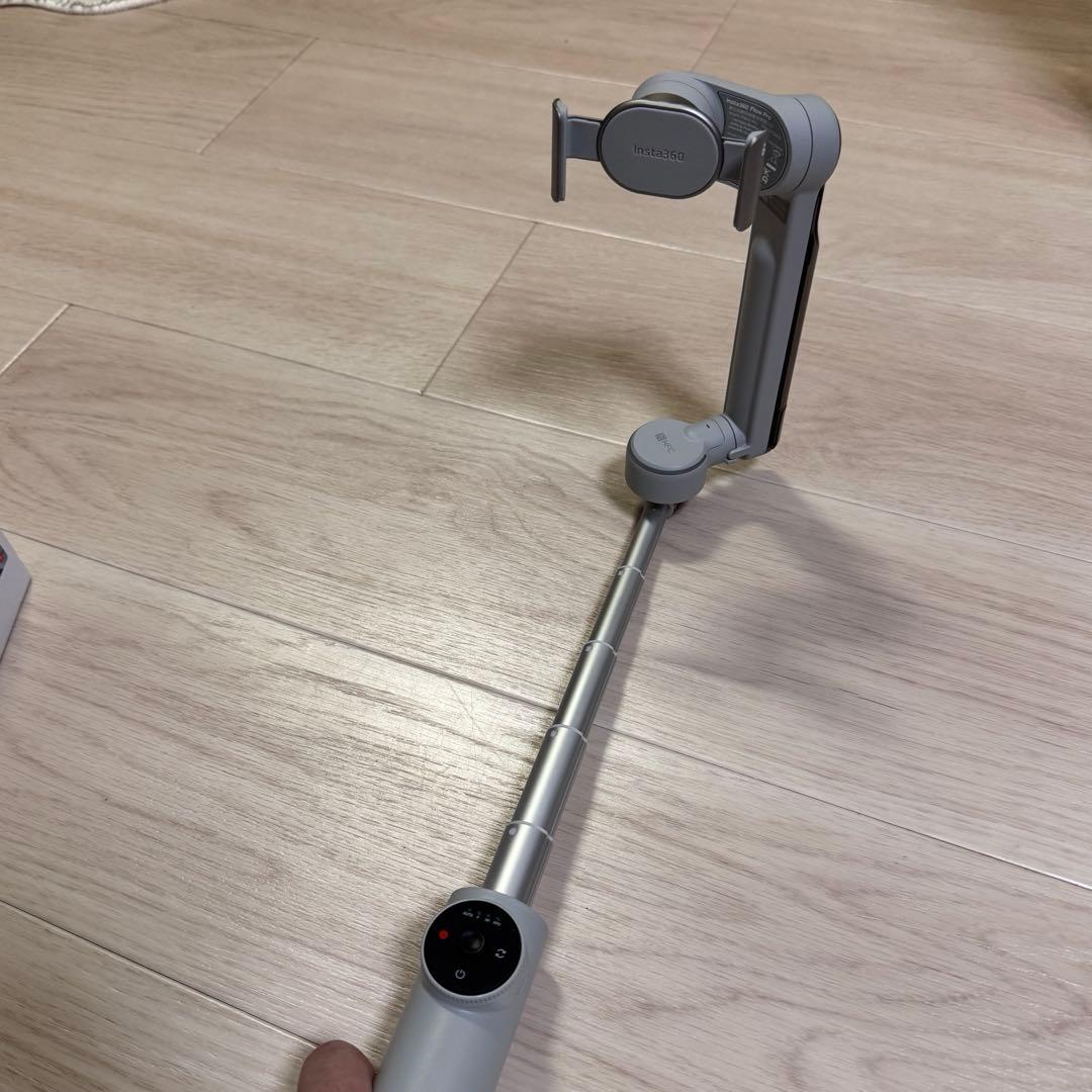 【未使用・セット】Insta360 Flow Pro 三脚・ケース付
