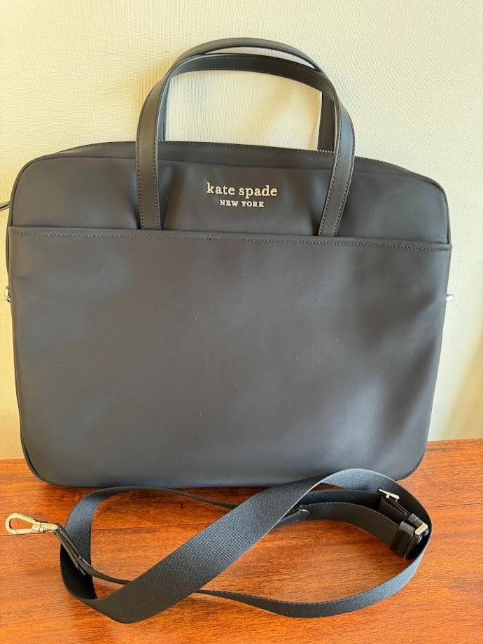 【新品】ケイトスペードのビジネスパソコンバッグ！軽量