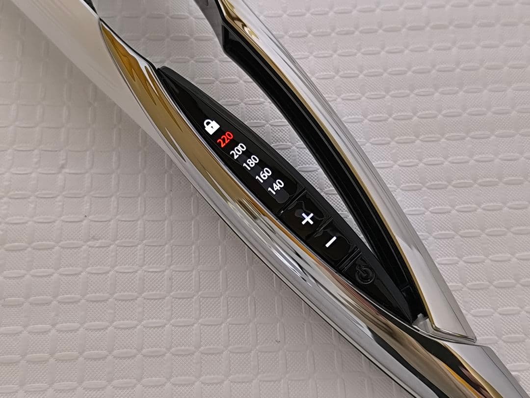 22年製 正規品　ReFaリファ ビューテック ストレートアイロン