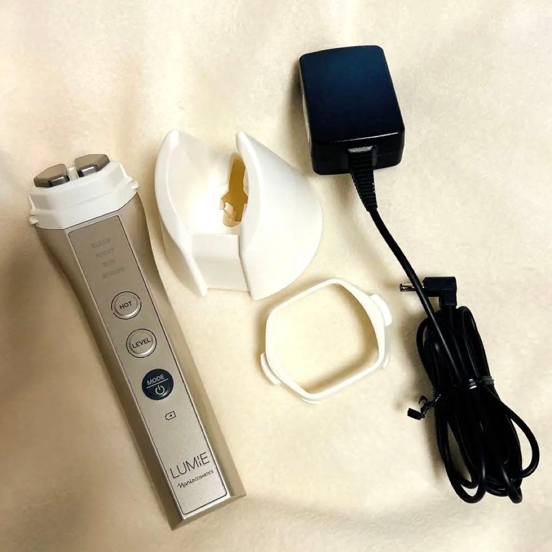 美品】ナリス ルミエ LUMIE 美顔器 シルバー ホワイト 充電スタンド付き