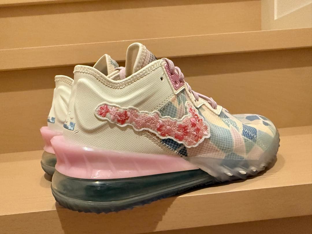 アトモス × ナイキ レブロン18 ロー \"チェリーブロッサム\" 27cm