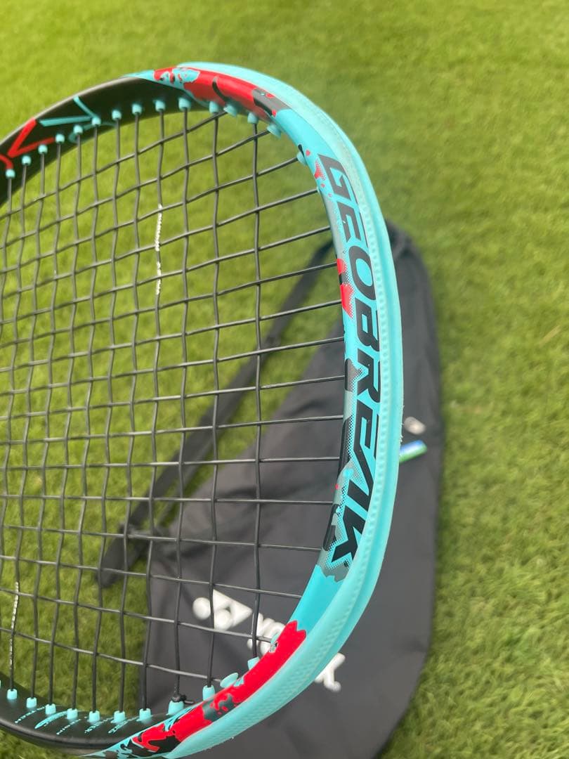 Tソフトテニスラケット　ジオブレイク70vs