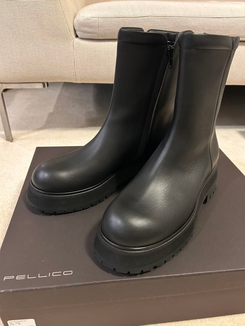 PELLICO ブラックショートブーツ