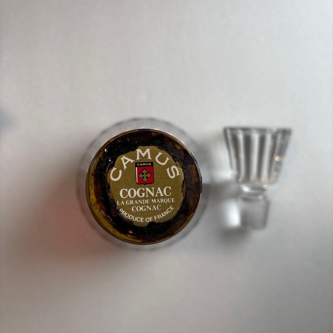CAMUS バカラ.コニャック クリスタルキャップ付き