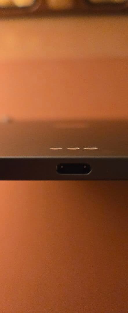 iPad air 10.2インチ 本体 画面ひび割れ　第４世代