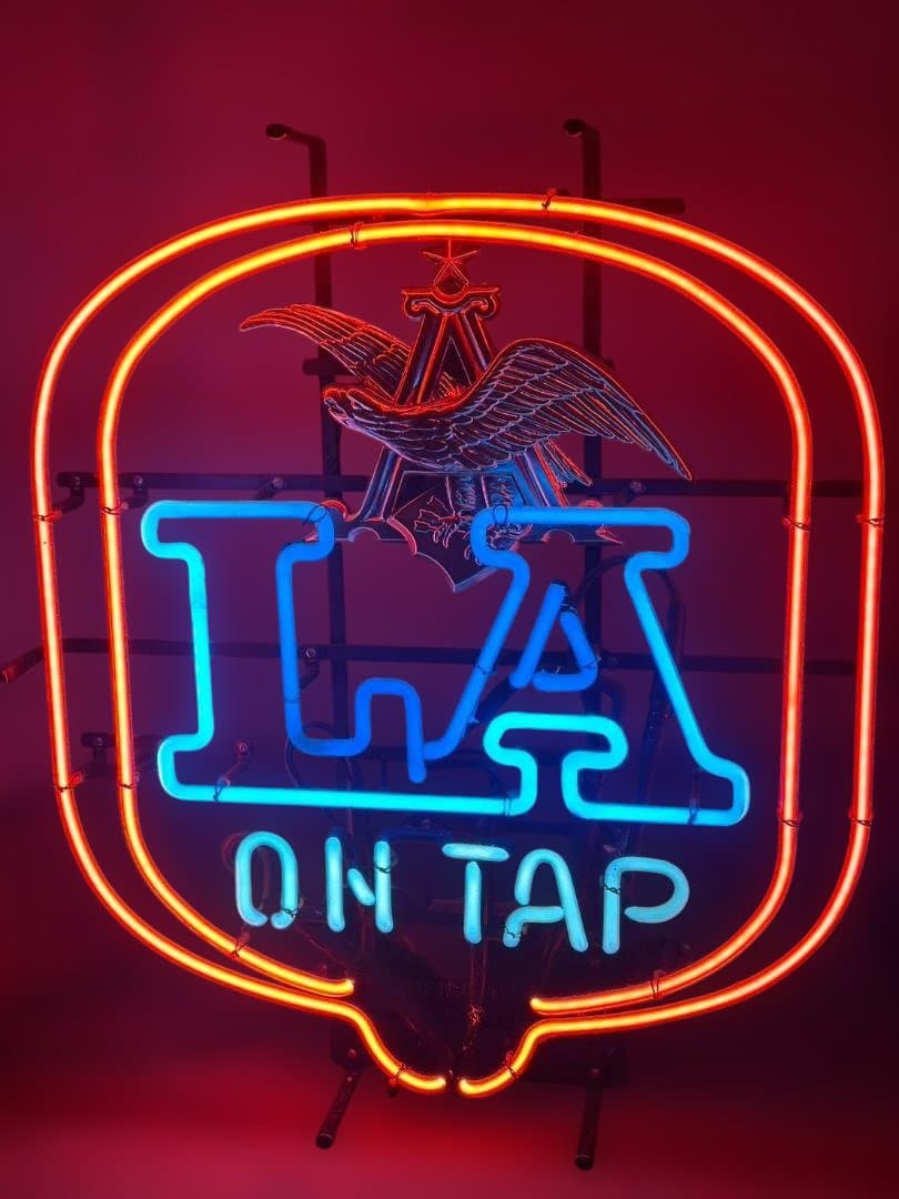 LA O.N TAP ネオン看板