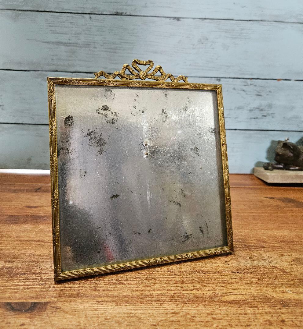 フランスアンティーク 真鍮製の写真立て フォトフレーム 正方形 リボン 装飾