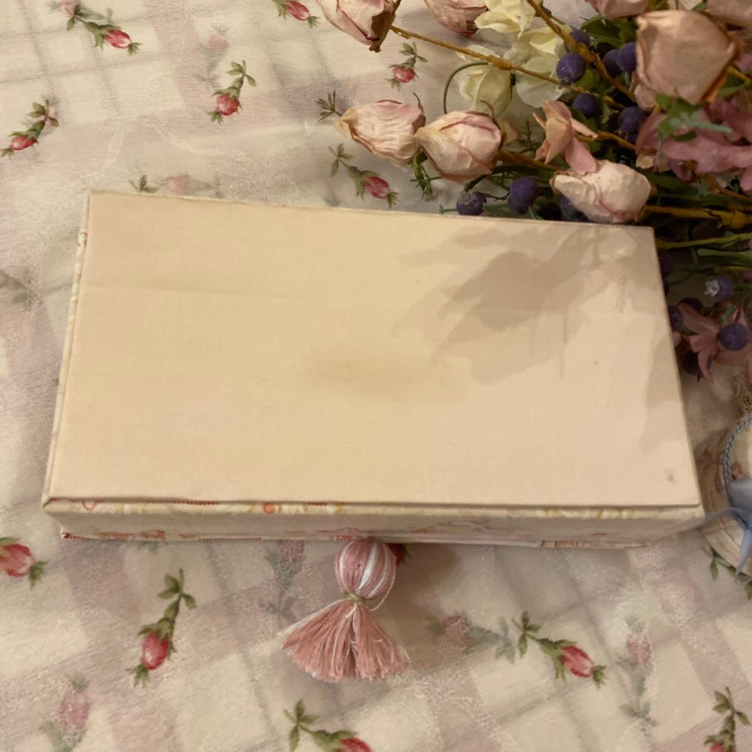 フランスアンティークお花柄 カルトナージュ　ミニクッション ピンクッション