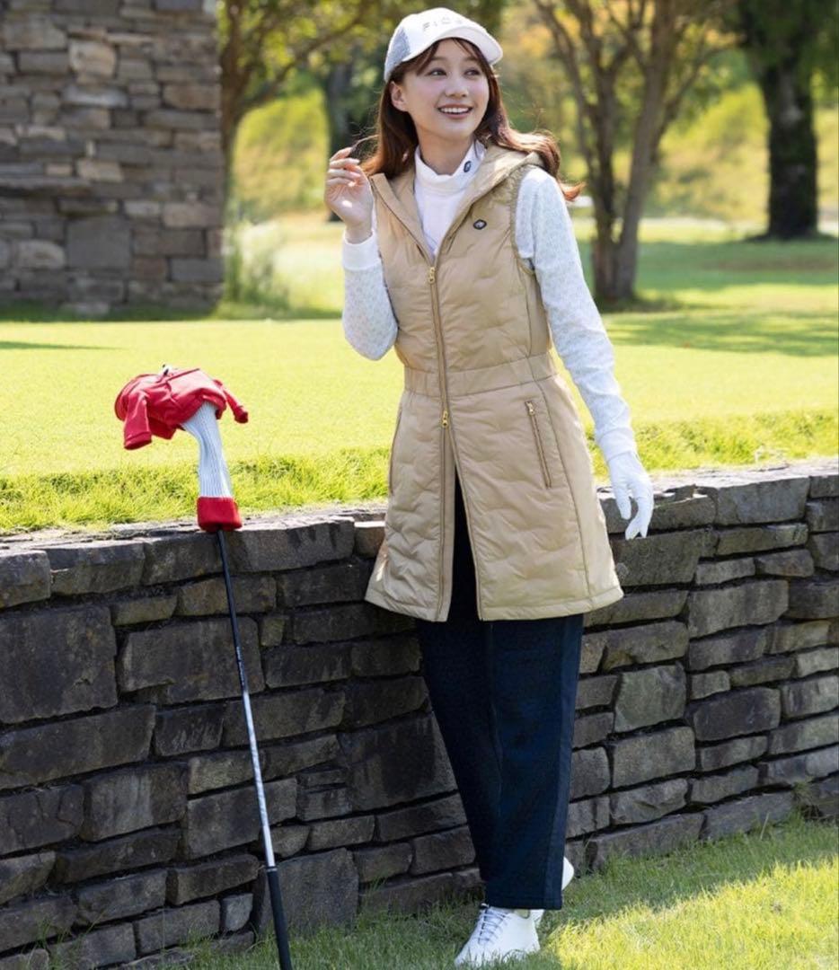 中綿　ベスト　ワンピース　ホワイト　秋冬　スカート　ゴルフウェア　フード付き