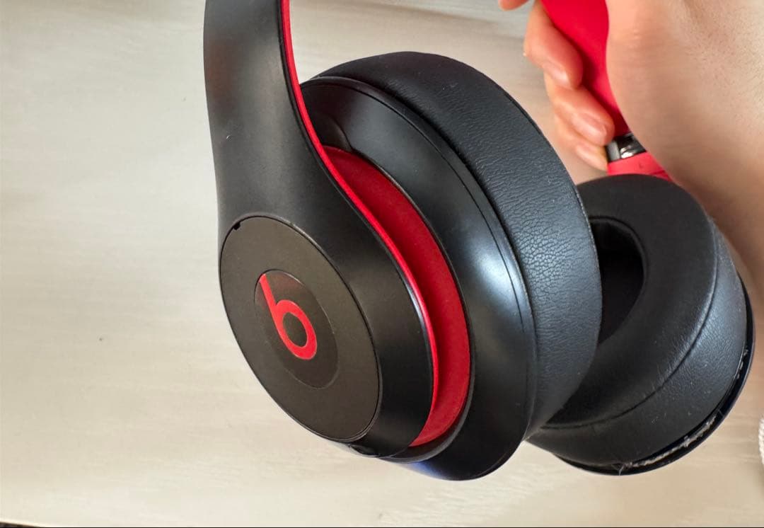 Beats Studio3 Wireless ブラック/レッド