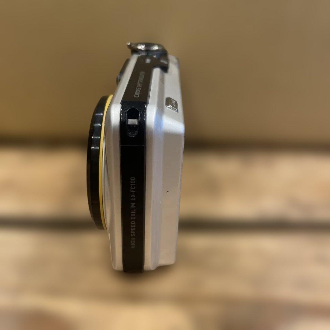 CASIO EXILM デジカメ