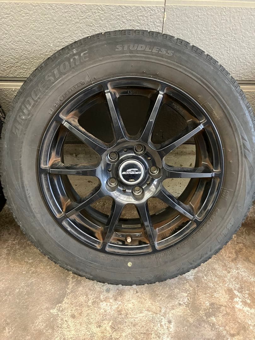 トヨタ 80系ノア/ヴォクシー/エスクァイヤ ホイール スタッドレスタイヤ