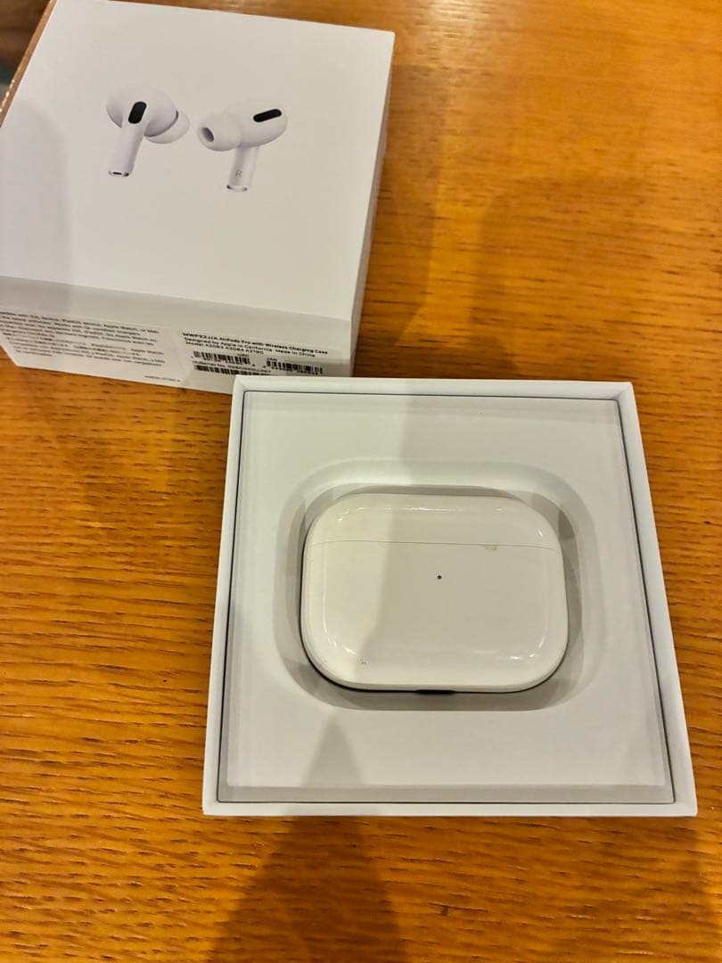 AirPods Pro 本体 充電ケース付き　第一世代