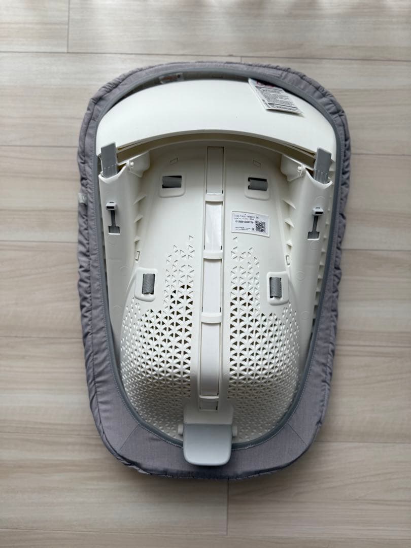 【美品】新型☆角度調整可能☆トリップトラップ ニューボーンセット