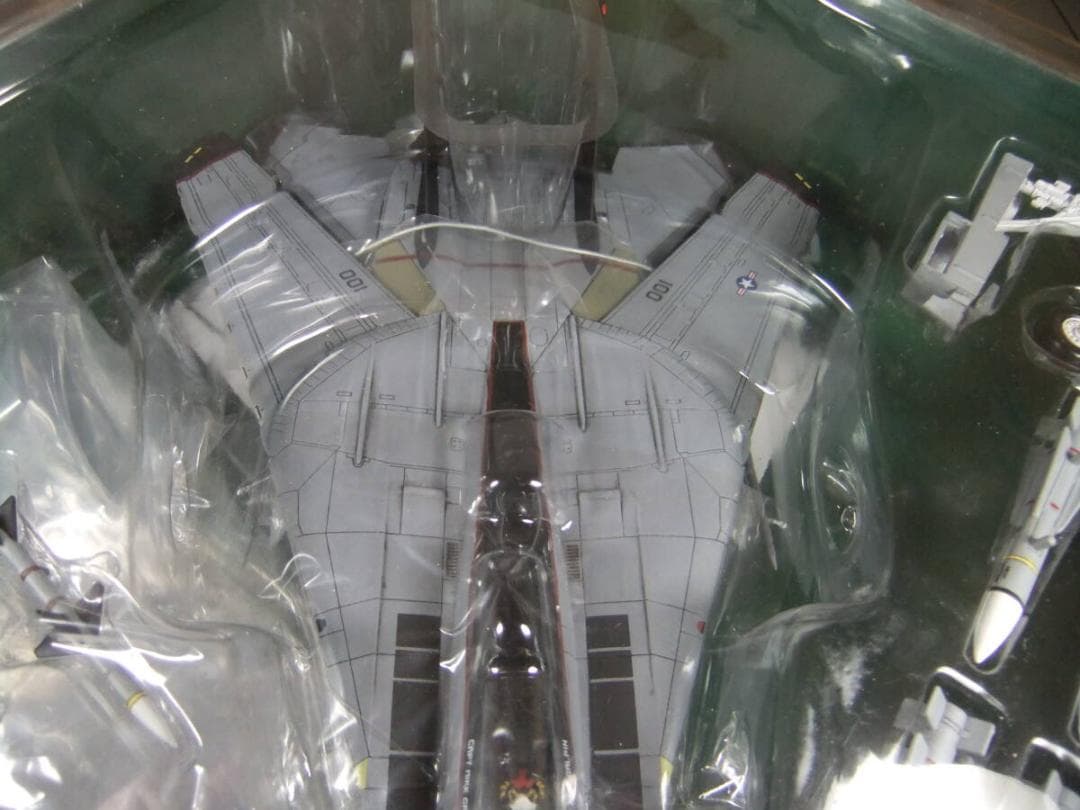 ユニマックス 1/72 F-14A トムキャット VF-154 ブラックナイツ