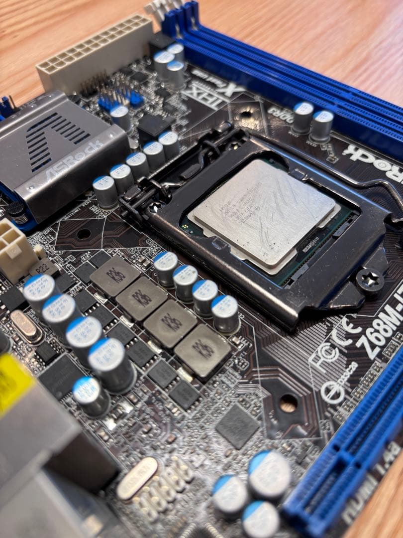 ASRock Z68M-ITX/HT + CPU i3 2120T リモコン付き