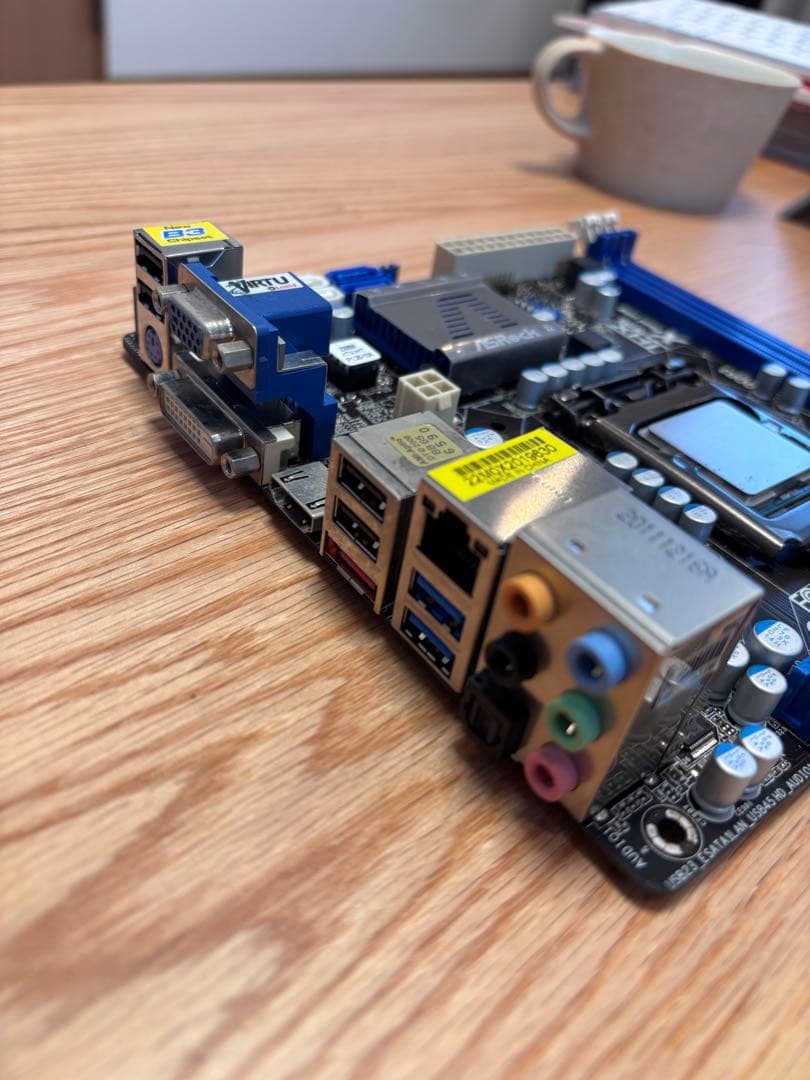 ASRock Z68M-ITX/HT + CPU i3 2120T リモコン付き