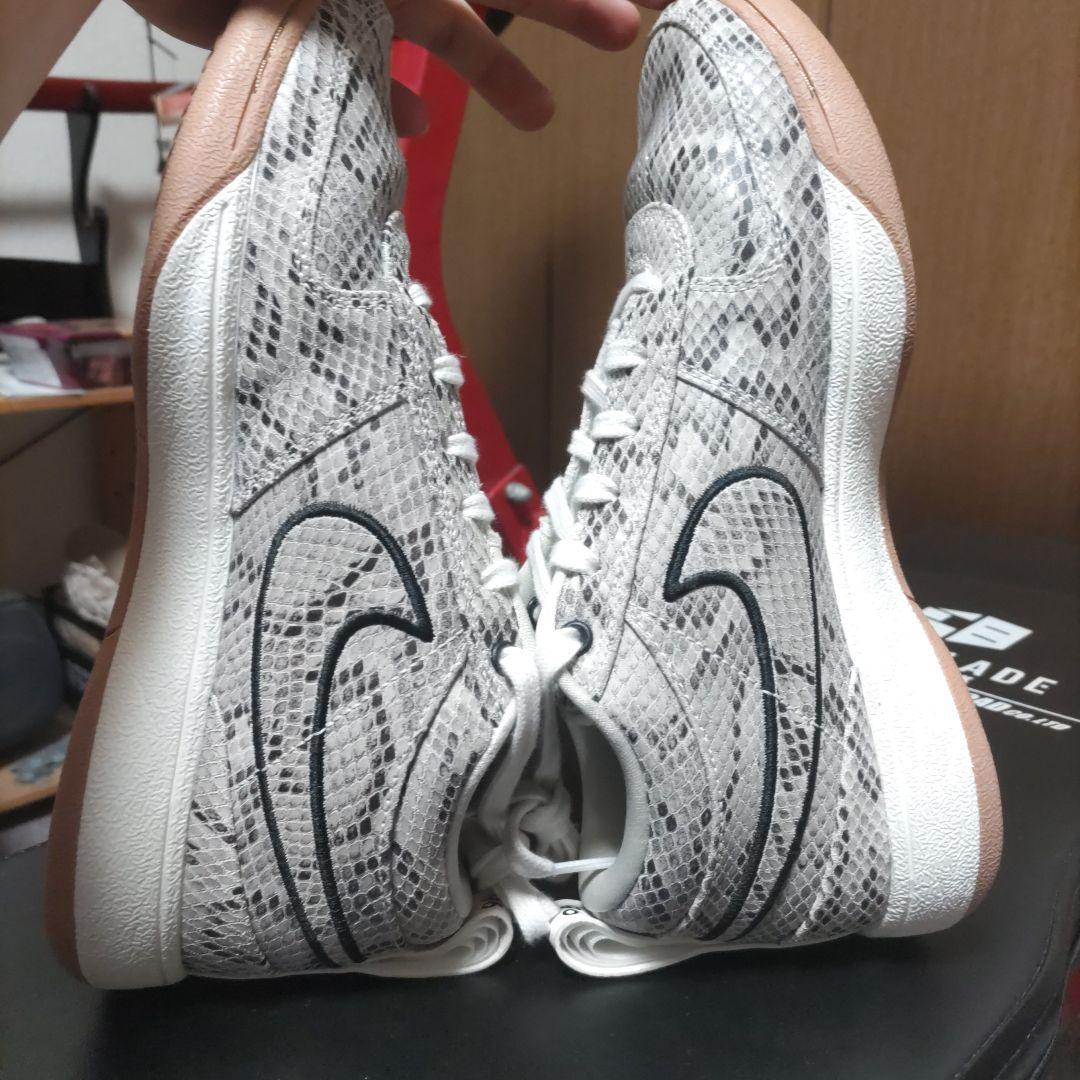 NIKE BOOK1 Snake skin　白蛇