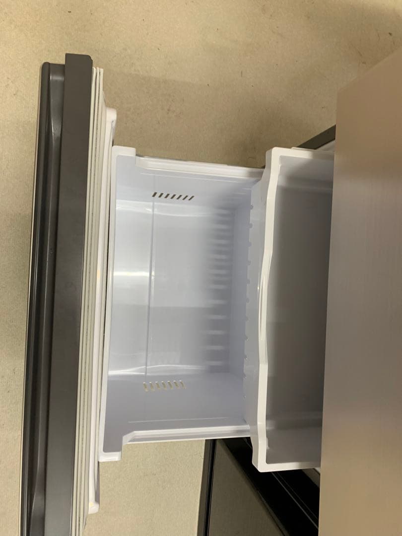 HITACHI 265L 冷蔵庫 2022年製 送料無料　小さい凹みあり