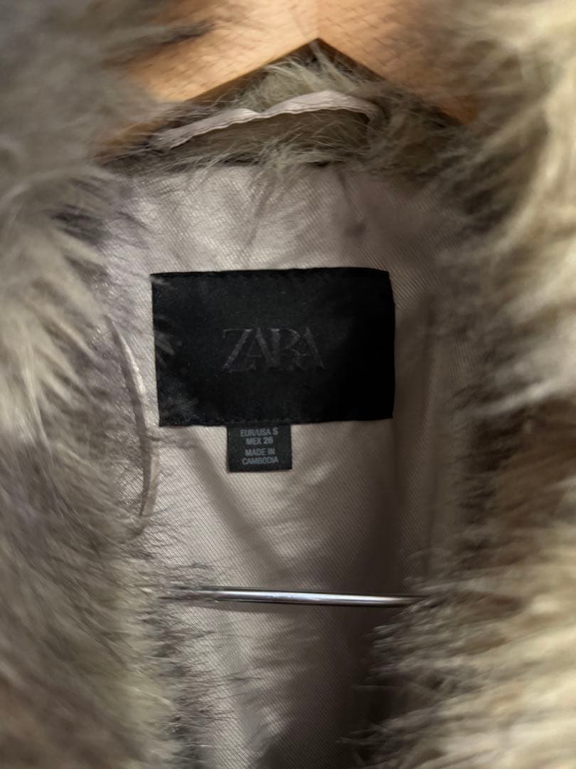 ショートフェイクファーコート　ZARA
