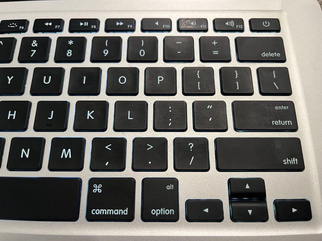 【オマケあり】MacBook Air i5 8GB 13インチA1466