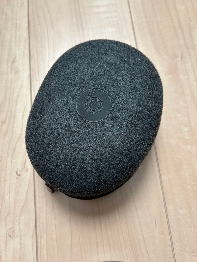 Beats ワイヤレスヘッドホン ノイズキャンセリング　ブラック 収納ケース付き