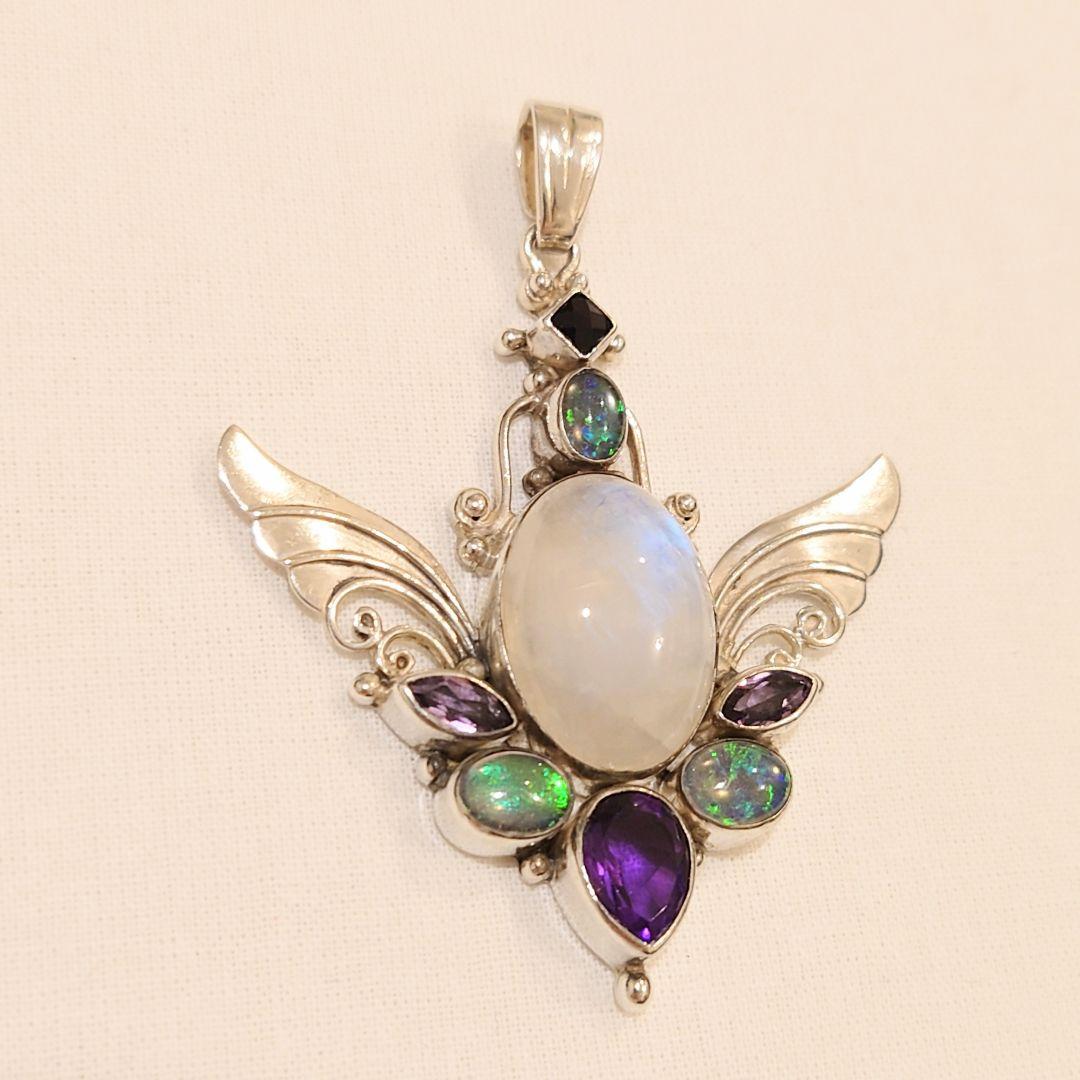 ■シャンカリジュエリー■　ムーンストーン 羽根モチーフ チャーム