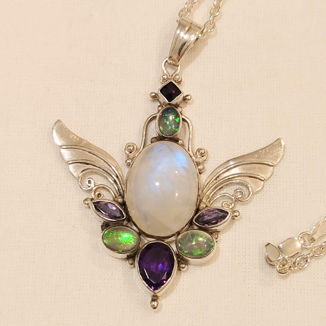 ■シャンカリジュエリー■　ムーンストーン 羽根モチーフ チャーム