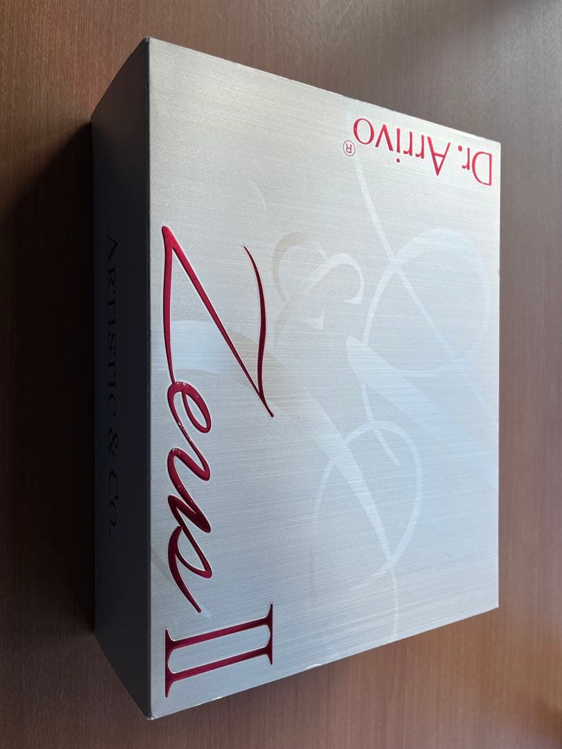 ARTISTIC & CO. Zeus II 美顔器