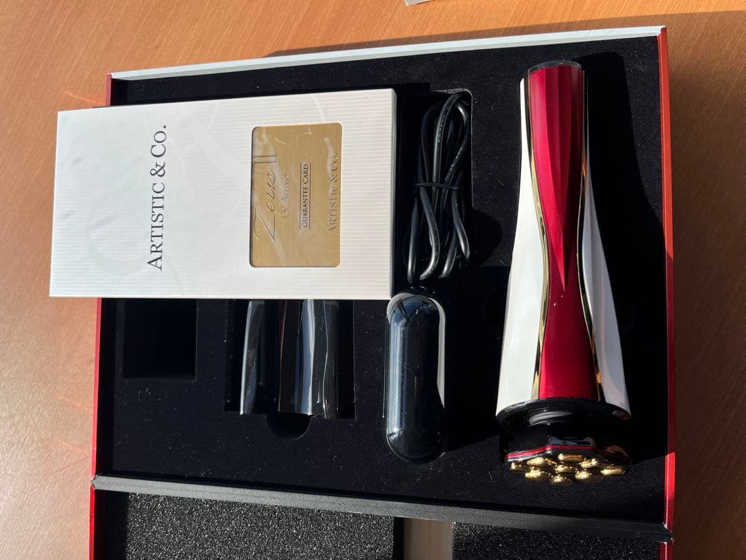 ARTISTIC & CO. Zeus II 美顔器