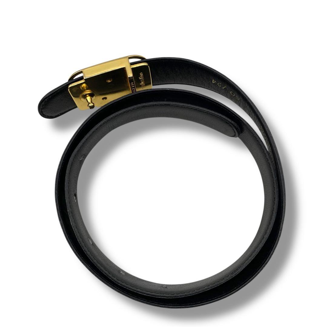 VALENTINO V字バックル 黒レザーベルト