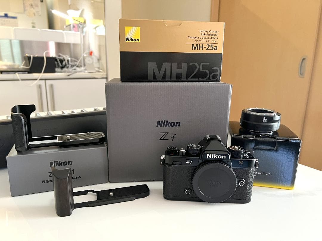極美品 Nikon Zf ボディ ブラック シャッター回数285枚 付属品多数