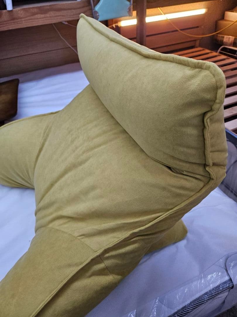 いつでも背もたれ　肘付き　クッション　YE色