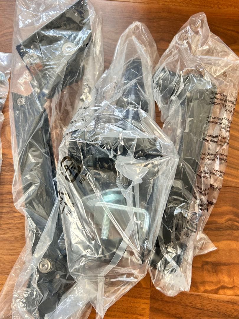 【新品未開封】Amazon Basics モニターアーム ブラック