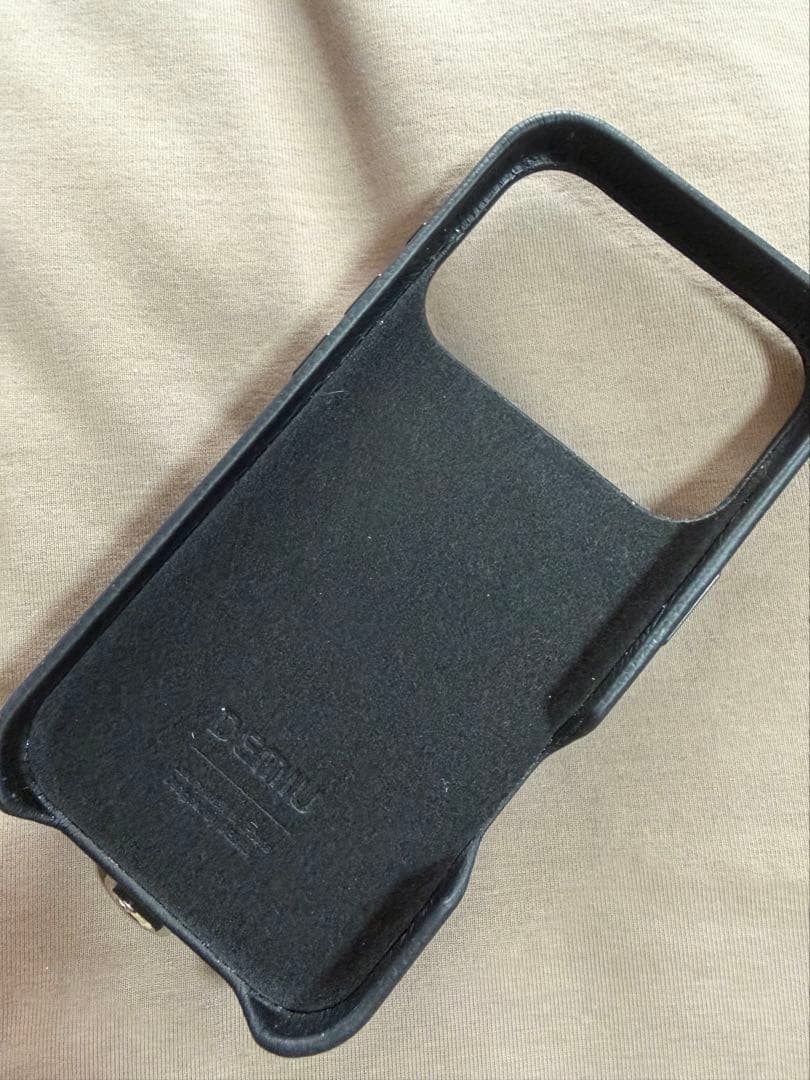 デミュウ　iPhone17Pro ケース