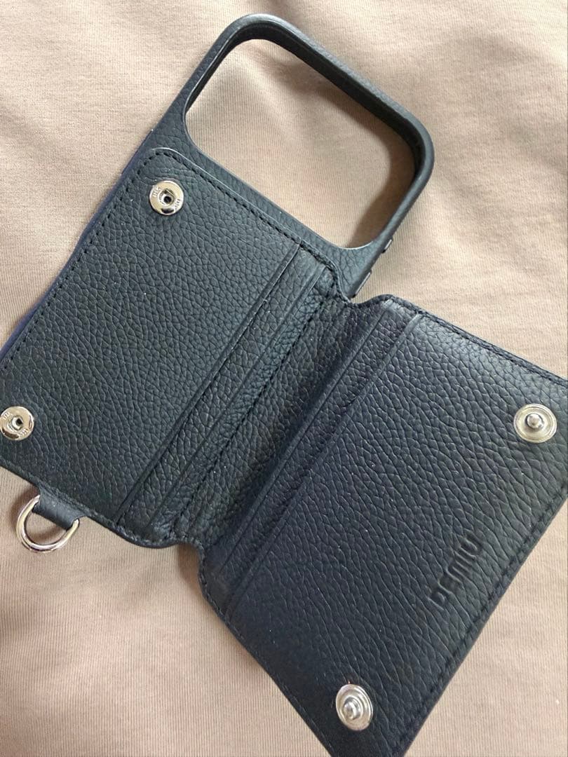 デミュウ　iPhone17Pro ケース