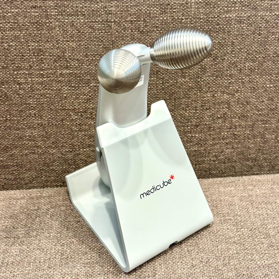medicube メディキューブ AGE-R EMS ダーマショットスタンド付き