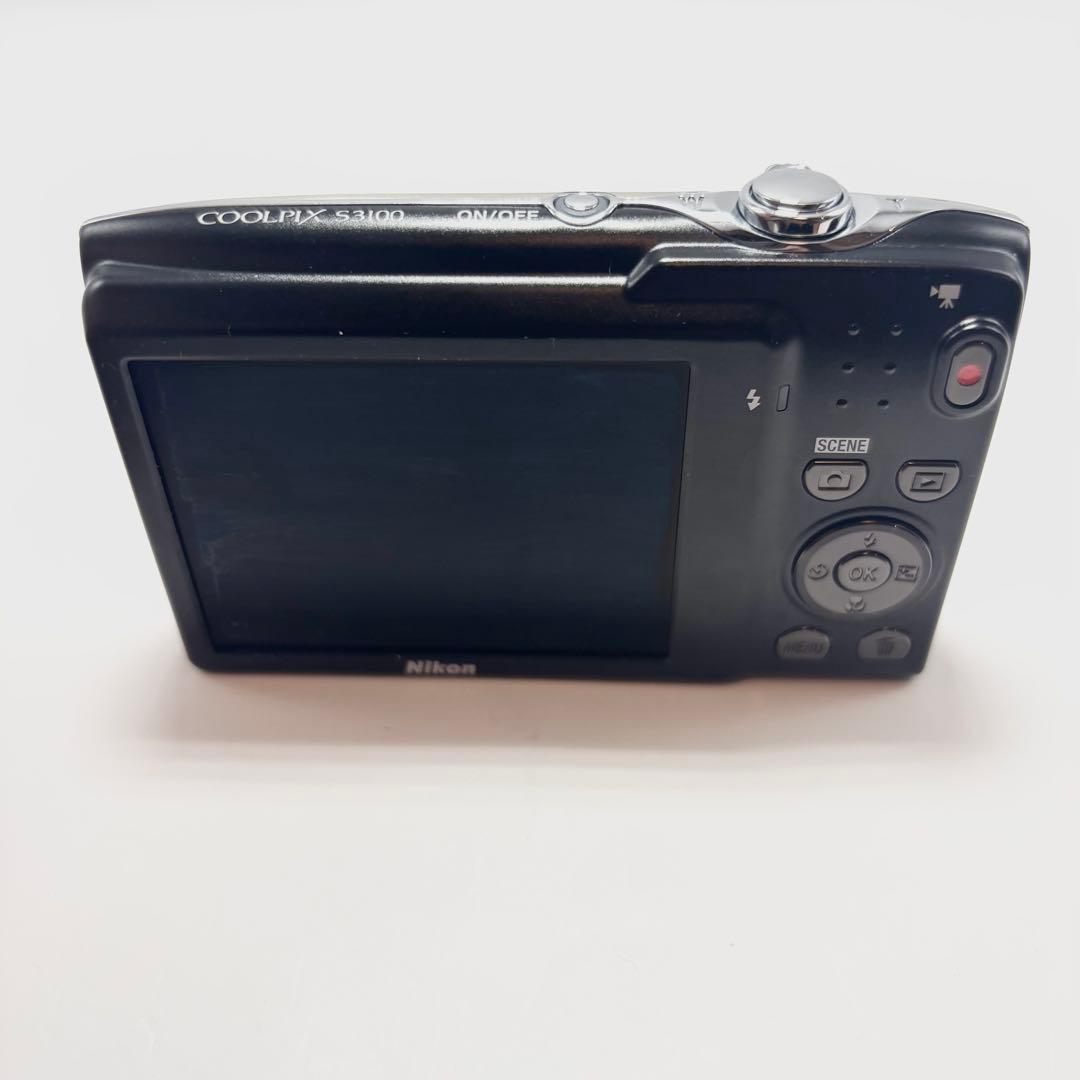 【極美品】Nikon COOLPIX S3100 シャンパンシルバー