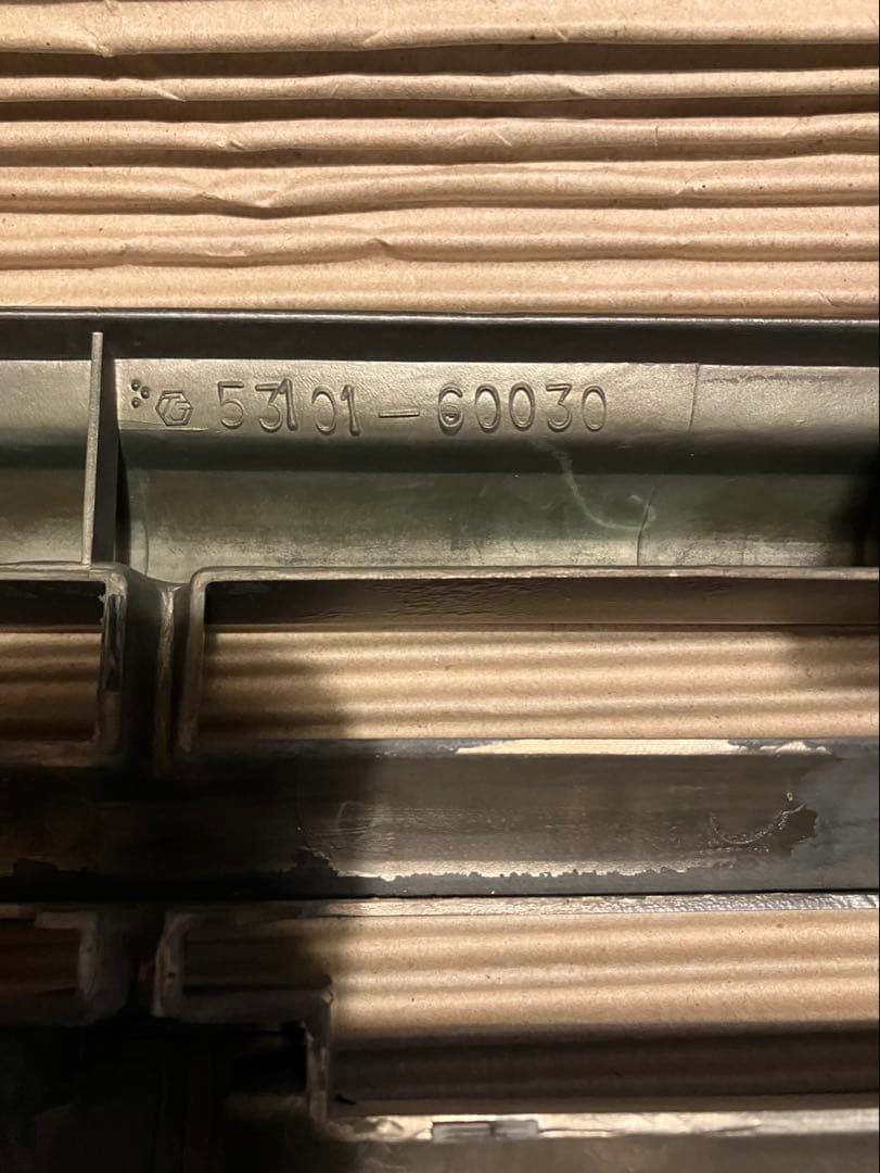 トヨタ　ランクル70フロントグリル　PZJ70.77.HZJ77HV