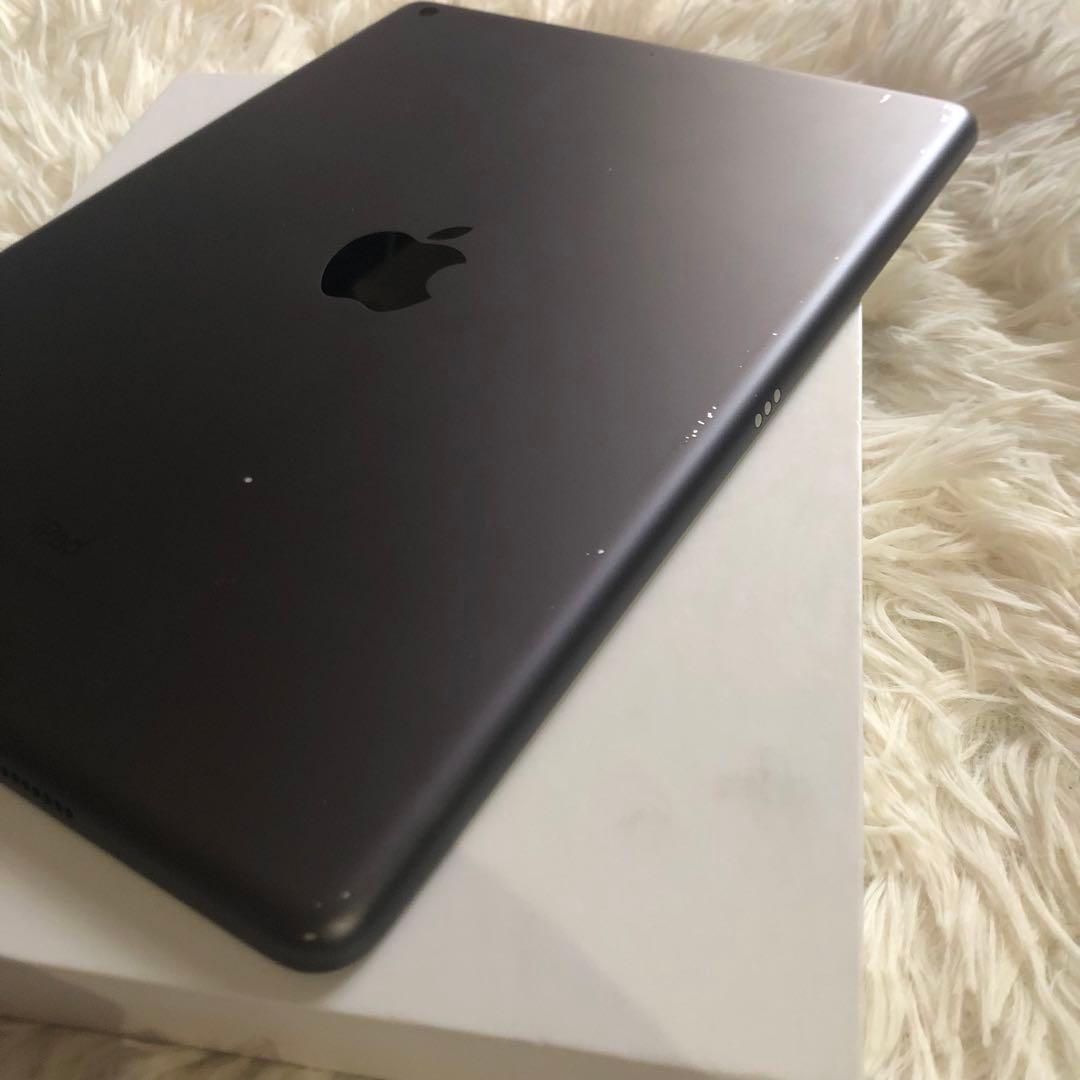 【完動品】iPad 第7世代 128GB 【すぐ発送】