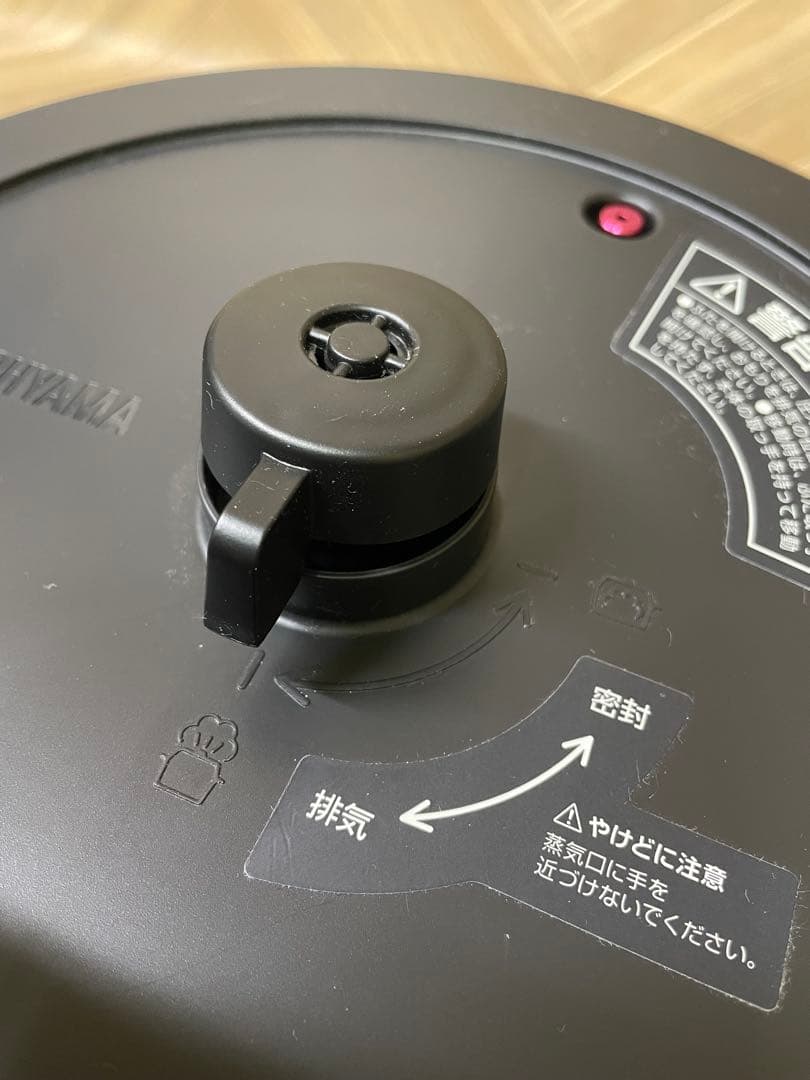 【美品】 アイリスオーヤマ 電気圧力鍋　DKPC-MA4-B